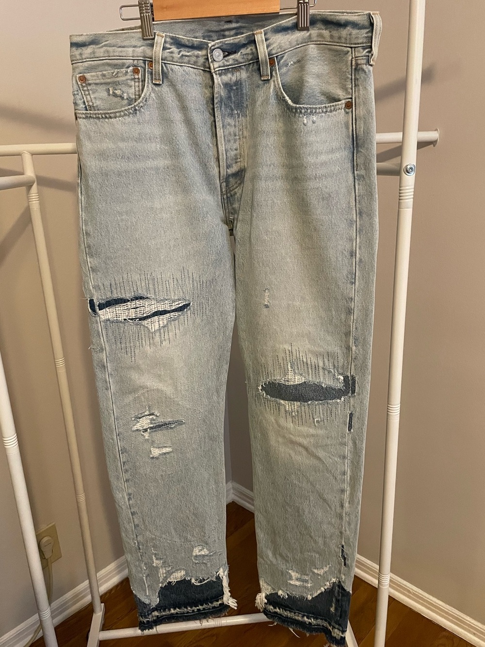 Levi’s 501 Premium Distressed Denim NWT - 33 x 32